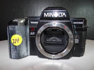 lot 214 image: VINTAGE Minolta Maxxum 7000 35mm SLR Film Camera - BODY ONLY