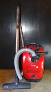 lot 235 image: Miele S2180 Titan Canister Vacuum Cleaner with Wand and Powerhead - WORKS $$$