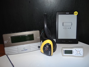 lot 272 image: ODDS & ENDS ELECTRONICS LOT AS SHOWN