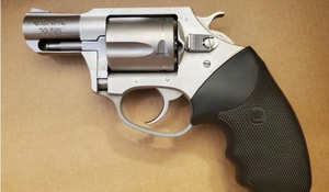 lot 332 image: CHARTER ARMS UC LITE 38 SPECIAL