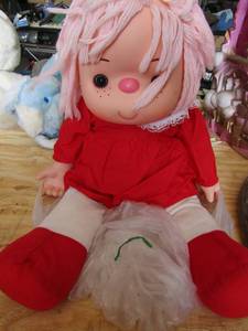 lot 33 image: Strawberry Shortcake doll Mint condition