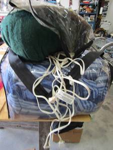 lot 43 image: Green full size electric blanket, pink floral queen size bedspread, full queen  size bedspread in bag