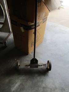lot 56 image: 22 Magnetic floor sweeper
