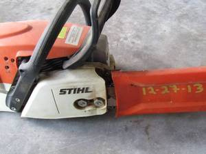 lot 74 image: STIHL MS291 gas powered chain saw woks