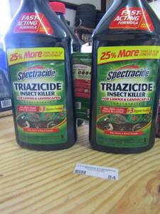 lot 84 image: 4 new bottles spectracide insect killer, used pack of Miracle grow crystals