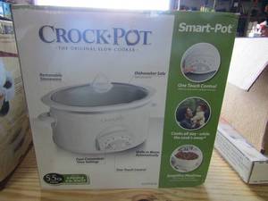 lot 92 image: NEW Smart Pot Crockpot .5QT  holds 6 pound roast