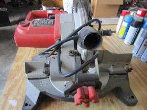 lot 94 image: BLACK & DECKER 10 compound miter saw   TESTED