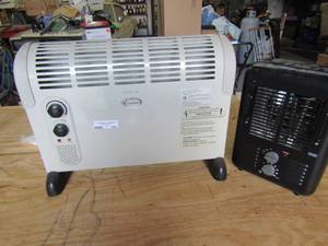 lot 101 image: Feature Comforts electric heater  & Electric heater