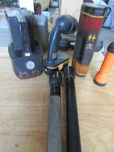 lot 105 image: Sanborn flashlight various others need batteries