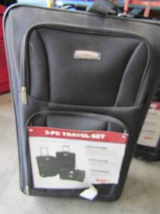 lot 109 image: 3 piece luggage set NEW with Tags