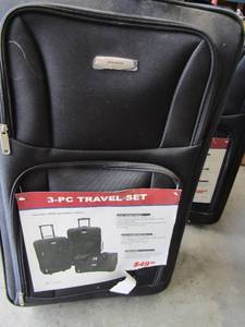 lot 110 image: 3 piece luggage set NEW with Tags