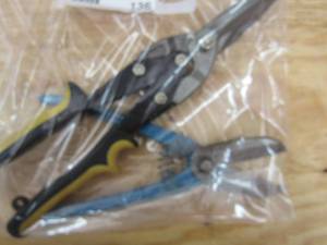 lot 136 image: TIN snips