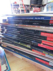 lot 143 image: Ford, Dodge , Chevy repair books and magazine