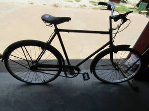 lot 148 image: Raleigh Books Forrest green has tail light