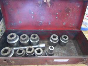 lot 172 image: Metal toolbox red with large sockets 1 to 3