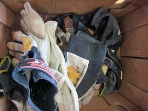 lot 174 image: Box of used work gloves