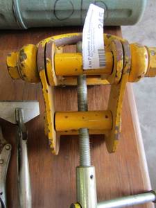 lot 202 image: WELDING CLAMPS X 4  & METAL HOIST