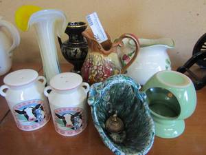 lot 297 image: Lot- vases, cow S&P multi color hand blown vase