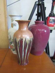 lot 307 image: 12-16 vases x3