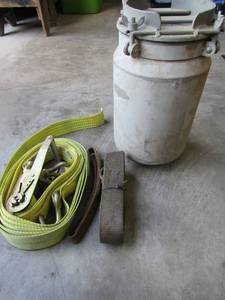 lot 333 image: Small Aluminum Can   2 tie down straps