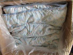 lot 339 image: Queen size blue floral bed spread