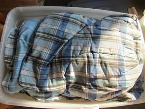 lot 344 image: 2 blue twin size bedspreads