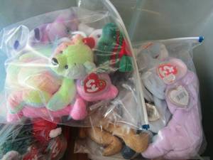 lot 373 image: Ty beanie babies  -  bears elephant and rainbow