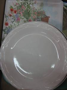 lot 416 image: Lazy Susan, plastic trays, home china plates