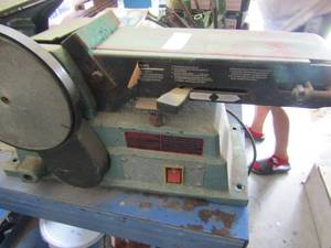 lot 434 image: Green central table sander electric