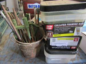 lot 437 image: 2 tubs of roofing nails 3 x 120 2 collated staples 14 x 1 12