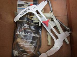 lot 450 image: Brake bleeder, CEN-TEK  Sizer,  PRESSURE GAUGE