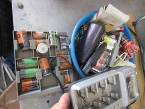 lot 453 image: Battery charger various batteries misc. items