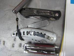 lot 459 image: Pocket knives