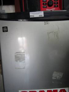 lot 480 image: Working GE Mini fridge (contents not included)
