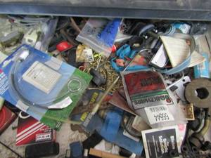 lot 481 image: Misc. drawer items