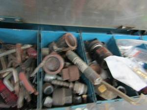 lot 493 image: Pneumatic correctors and Allen wrenches  ( CONTENTS OF 9 BINS )
