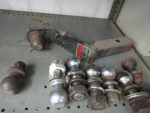 lot 509 image: 3 wheels assorted ball for truck trailer