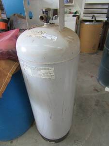 lot 534 image: 100 lbs. propane tank ( should be full)