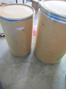 lot 547 image: Grief cardboard drums app. 30 gal and 15 gal.