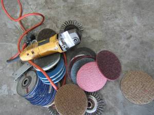 lot 554 image: DeWalt sander various sanding pads
