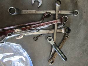 lot 573 image: Bag of assorted size wrenches