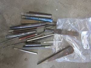 lot 578 image: Bag of punches