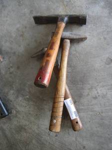 lot 580 image: ROCK HAMMERS X 3