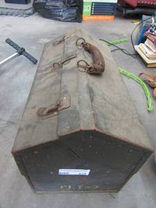 lot 678 image: Metal double sided tool box
