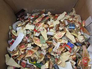 lot 680 image: Box of cigar rings