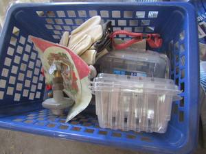 lot 689 image: Flexible cooler thermally insulated bag torch noses gloves gas control head