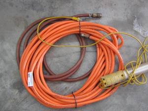 lot 715 image: 2 air hoses hanging shop light