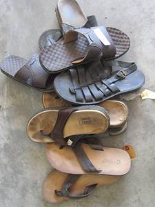 lot 720 image: sandals for men size 11