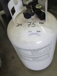 lot 727 image: 30 lbs. propane tank
