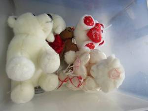 lot 736 image: Valentine bear, Ty bears, coke bears